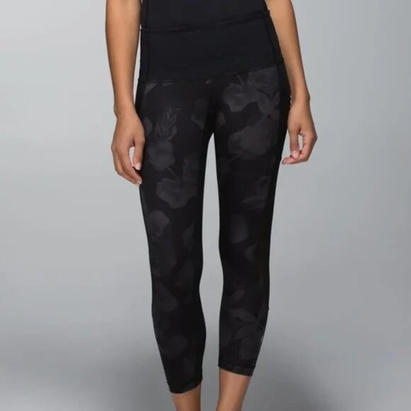 Lululemon Seek The Heat Crop Leggings Inky Floral Soot Black - Picture 1 of 7